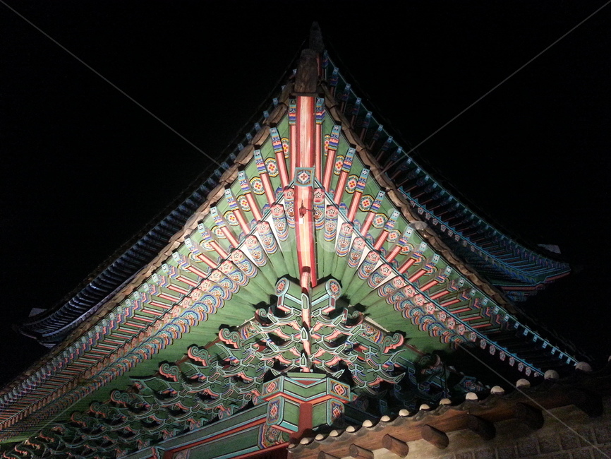 한옥,처마,건물,건축물,architecture,building,temple,전통,traditional,전통건축,비상,flying,상승,조명