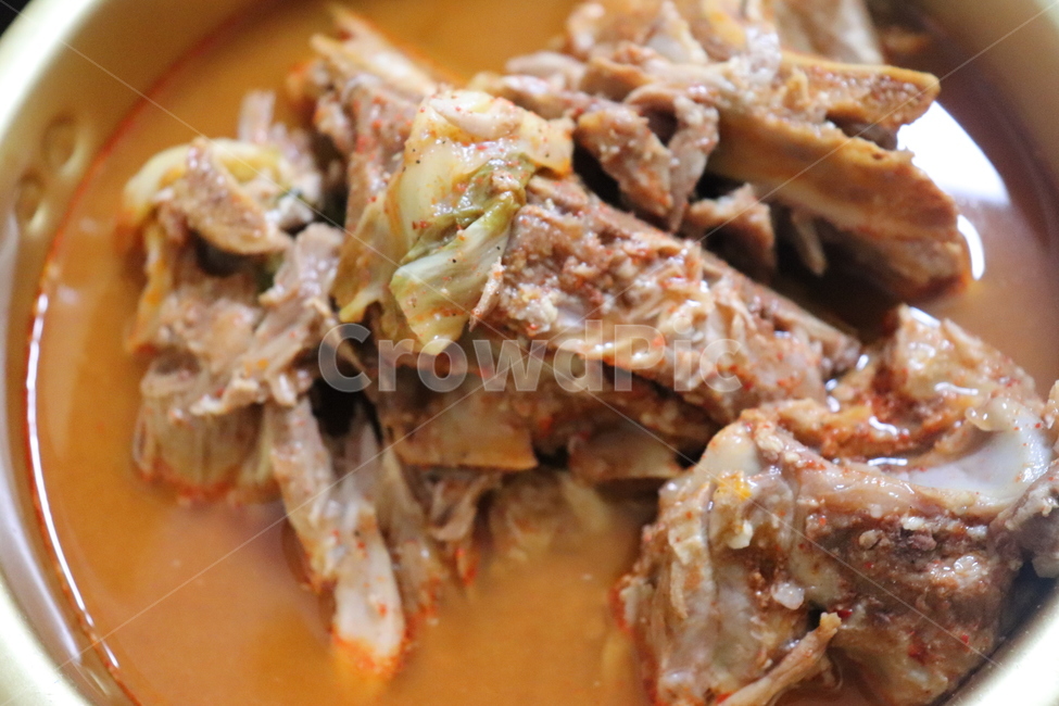 뼈해장국,돼지등뼈,감자탕,koreafood,한국음식,야식,해장국,안주,요리,국밥,뚝배기,koreanfood,뼈다귀해장국,고기,dishes,meal,음식,meat,koreancook,한식,음식,식재료,요리,food,cook,meal,dishes,food reserves,한식,한국음식,한국요리,korean food,korean dishes,korean meal,korean cook