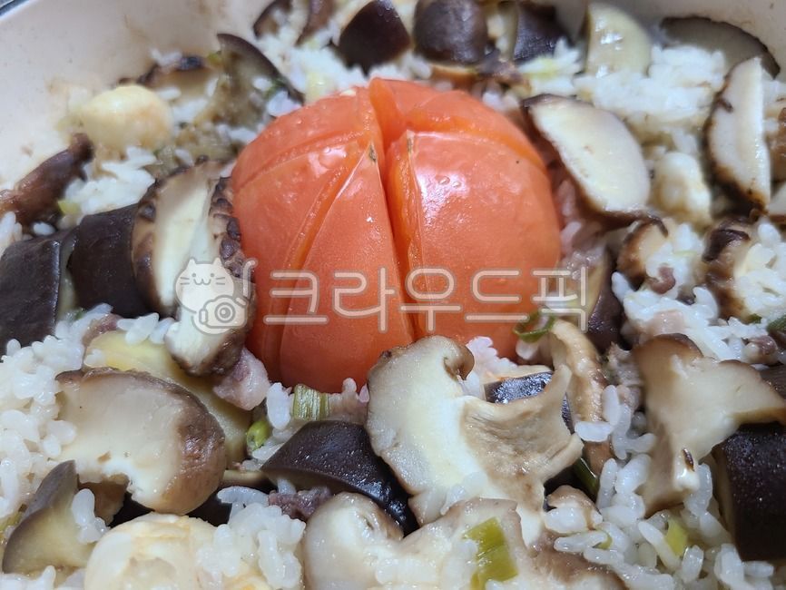 meal,Tomato Mushroom Pot Rice,pot rice,tomato,rice,mushroom,Shiitake mushrooms,food,Rice