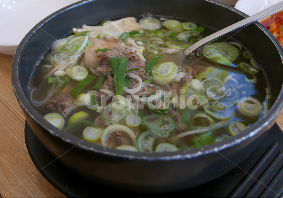 갈비탕,소갈비탕,소고기,한국요리,한식,한국음식,먹거리,한국,뚝배기,그릇,탕그릇,탕,살코기,파,대파,cooking,meal,식사,dish,요리,food,음식,사발,bowl,음식,식재료,요리,food,cook,meal,dishes,food reserves,한식,한국음식,한국요리,korean food,korean dishes,korean meal,korean cook