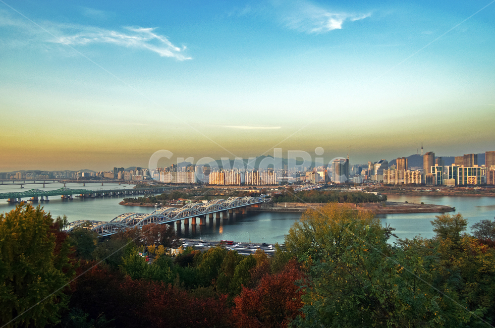 한강대교,한강다리,다리,한강,올림픽도로,가을,건물,아파트,도시,풍경,city,landscape,한국도시풍경,한국도시경관,korea cityscape