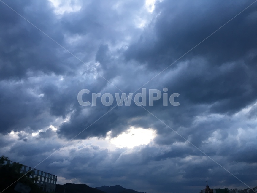 하늘,구름,먹구름,빛,파란구름,sky,cloud,darkclouds,right