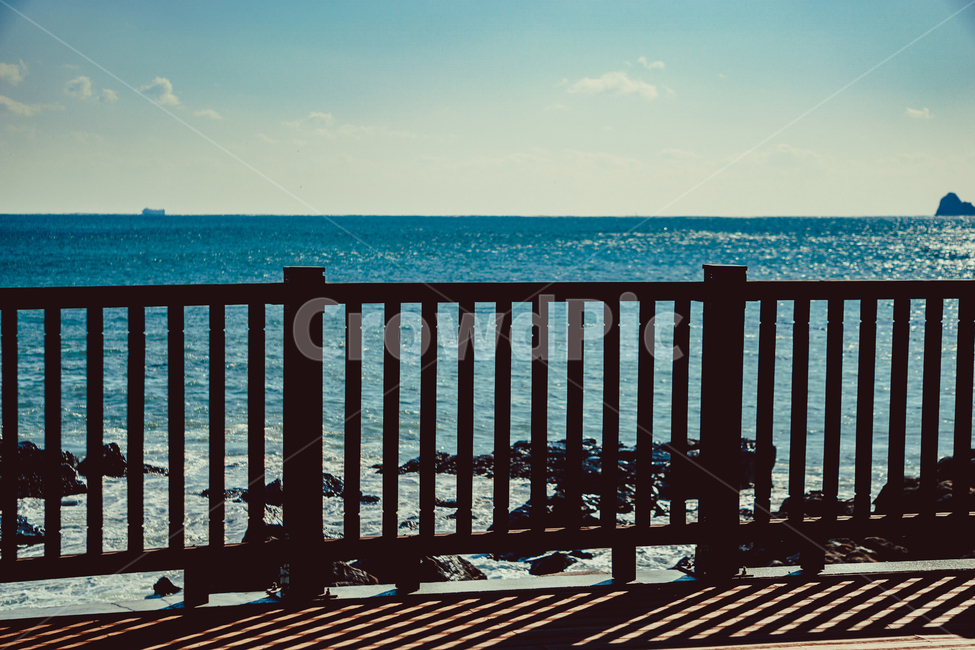 바다,울타리,하늘,구름,바닷가,해변,수평선,바위,sea,beach,fence,sky,cloud,horizon,자연,풍경,nature,landscape,railing,난간,banister,handrail,gate,문