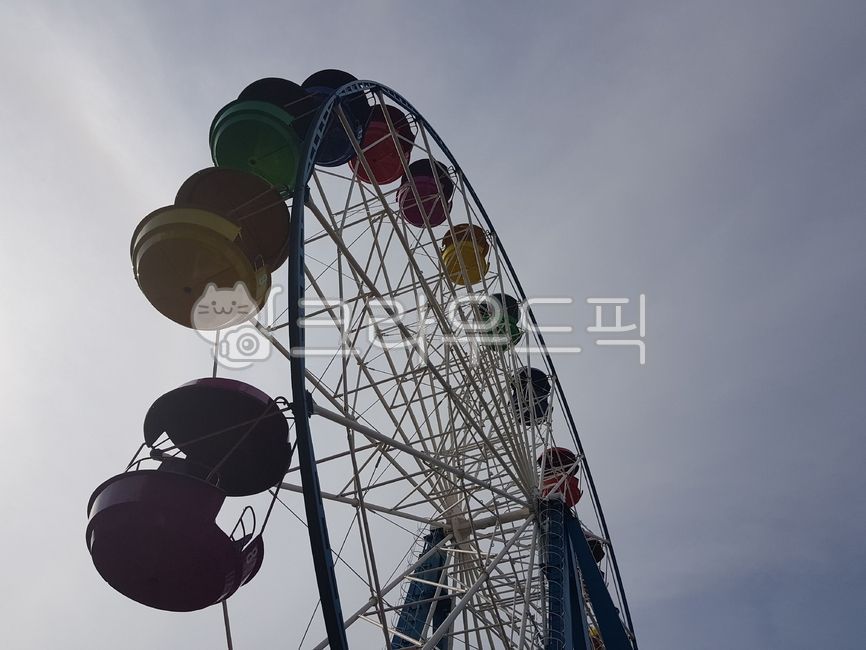 ferriswheel,관람차,amusementpark,놀이공원,하늘