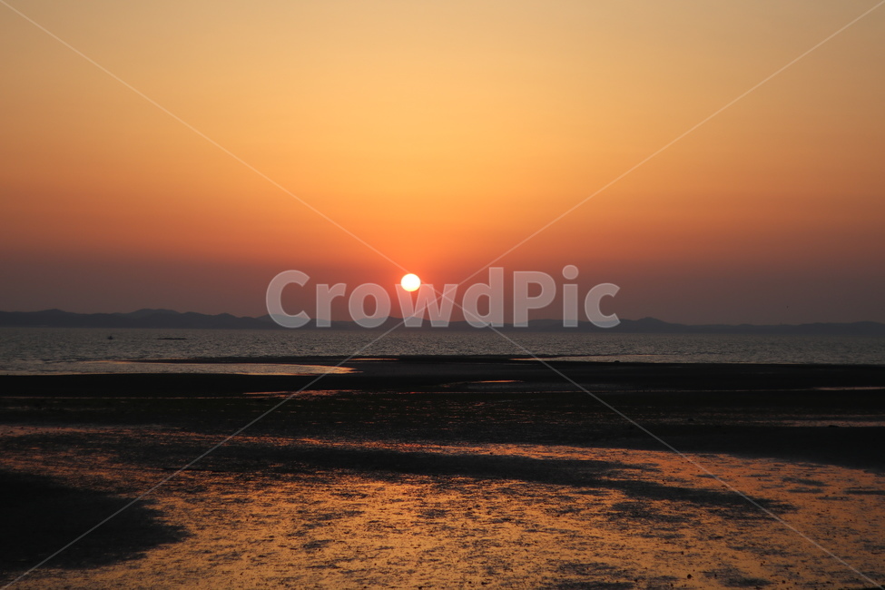 일몰,해,저녁,맑음,바다,자연,풍경,nature,landscape,해변,바다,beach,sea,outdoors,옥외,sunlight,햇빛,sunset,dawn,새벽,red sky,붉은 하늘,sky,하늘,dusk,황혼