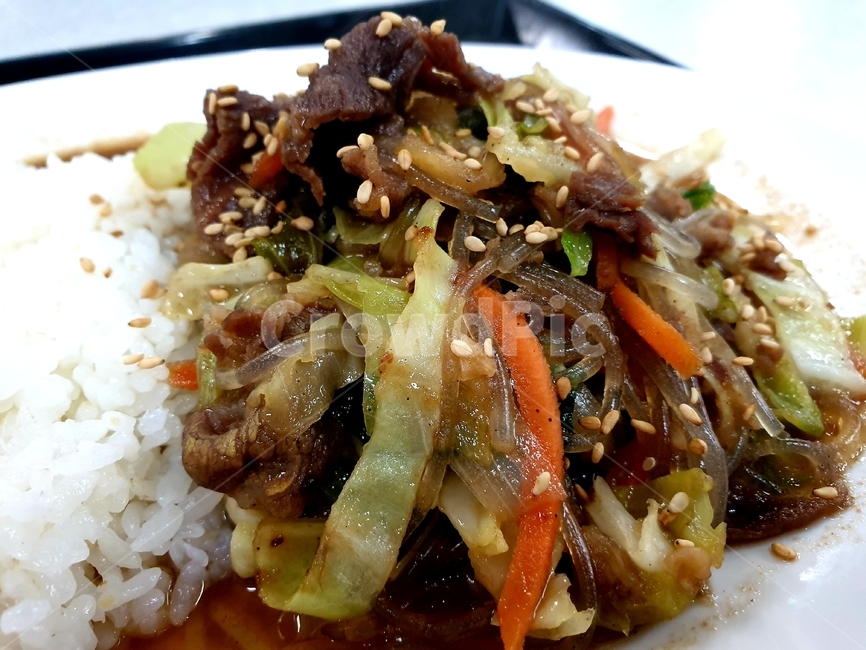 food,음식,불고기,고기,불고기덮밥,저녁,당면,야채,식사,meal