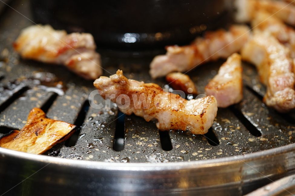 고기,삼겹살,술안주,안주,육식,육류,먹방,먹거리,삼겹,돼지고기,돼지,음식,회식,안주거리,술자리,구이,푸드,음식,식재료,요리,food,cook,meal,dishes,food reserves,육류,고기,meat