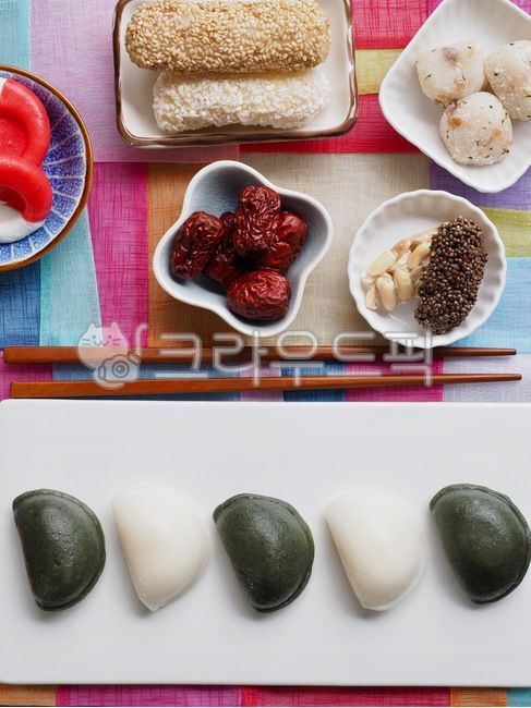 asianfood,koreanculture,plate,Korean traditional food,traditionalculture,Thanksgiving,holiday,traditional culture,songpyeon,wellbeing,Korean food,Korean food culture,Asian food,tradition,traditionalfood,Lunar New Year food,new year,koreanfood,foodculture,