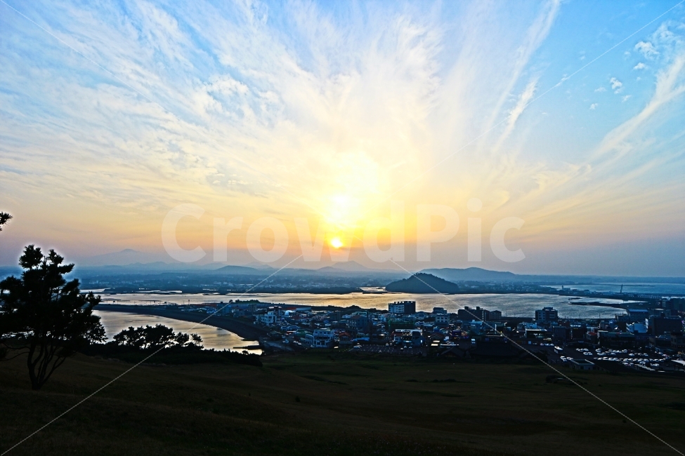 제주도,jeju,여행,travel,하늘,sky,풍경,제주,성산,성산일출봉,일몰,석양,해,구름,도시,풍경,city,landscape,제주도,jeju,jeju island,nature,자연,outdoors,옥외,경치,scenery