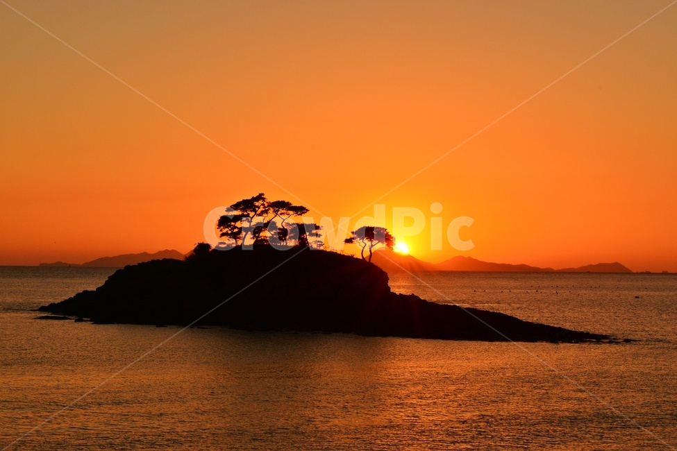 부안솔섬,솔섬일몰,바다,해안선,nature,자연,outdoors,옥외,dusk,황혼,sunset,일몰,dawn,새벽,sky,하늘,redsky,붉은하늘,한국자연풍경,한국자연경관,korea nature landscape