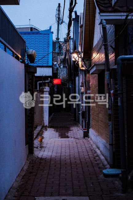 pavement,sidewalk,flagstone,road,walkway,alley,Passage,close,dinner
