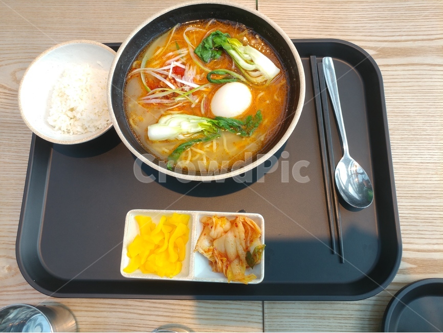 밥,메뉴,쟁반,식기,수저,얼큰한,면,면류,쌀국수,매운,음식,음식,식재료,요리,food,cook,meal,dishes,food reserves