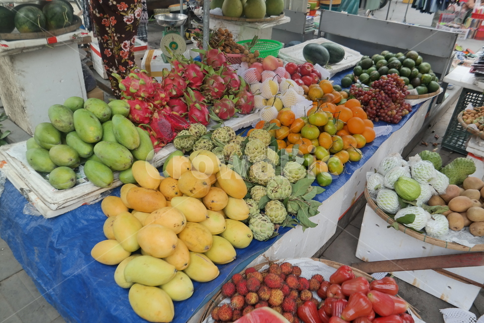 Asian market,traditional market,Southeast Asian traditional market,Vietnamese traditional market,fruit,fruit market,Hoi An Market,Asian traditional market,Vietnamese market