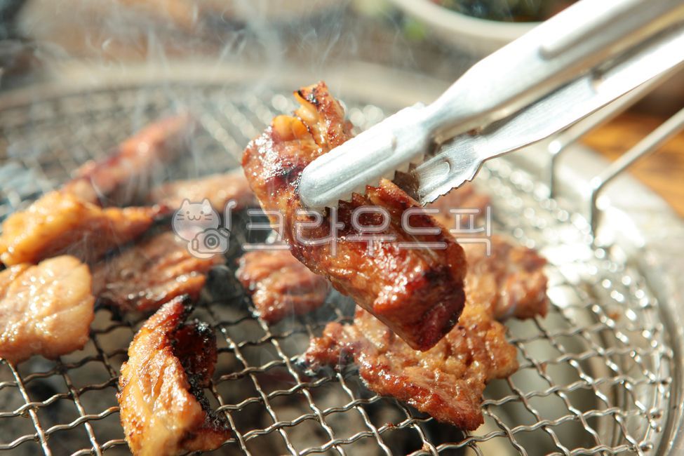 갈비,숯불갈비,돼지갈비,숯불돼지갈비,참나무,참숯,양념갈비,양념돼지갈비,돼지양념갈비,고기,돼지,돼지고기,갈비살,돼지갈비살,숯불양념돼지갈비,고깃집,석쇠,석쇠갈비,숯불,참나무숯불,한식,한정식,한국음식,한국요리,한국전통요리,음식점,한국음식점,한국식당,식당,한국전통음식,요리,전통요리,맛집,먹방,먹거리,한국먹거리,식사,건강식,영양식,별미,전통,메뉴,전통음식,소스,양념,food,음식,고기집,구이,음식,식재료,요리,food,cook,meal,dishes,food reserves