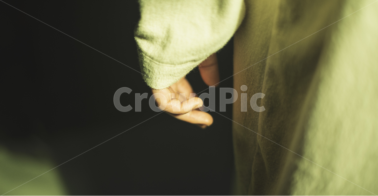 사람,손,어두움,슬픔,대비,사람,인물,인간,human,person,신체일부,몸,body,감성,sensible,feeling