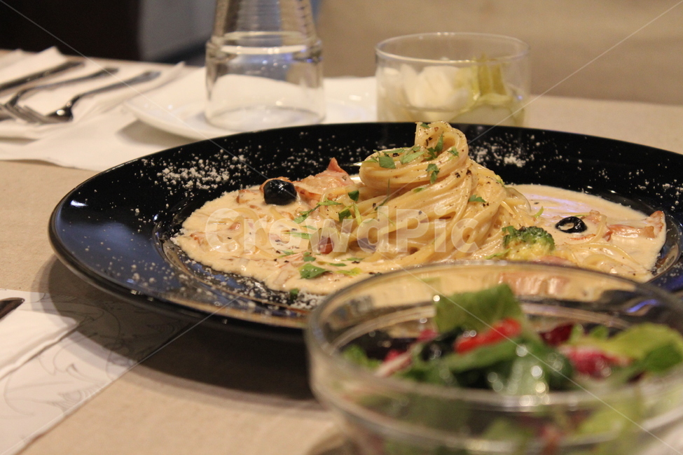 noodles,restaurant,pasta,carbonara,cooking