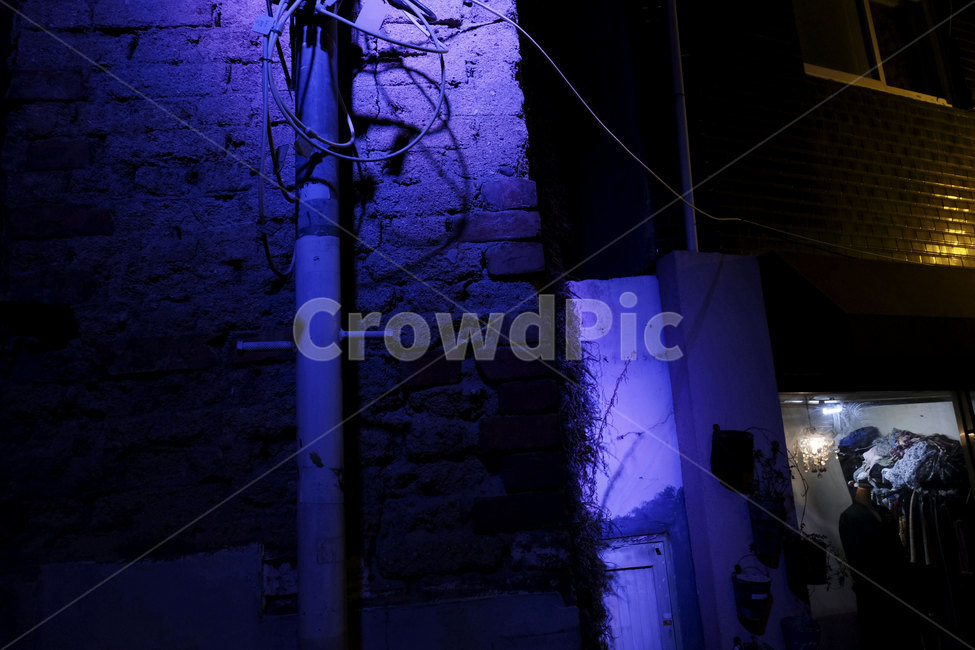 골목,벽돌,벽,불빛,색감,alley,light,wall,streetlamp