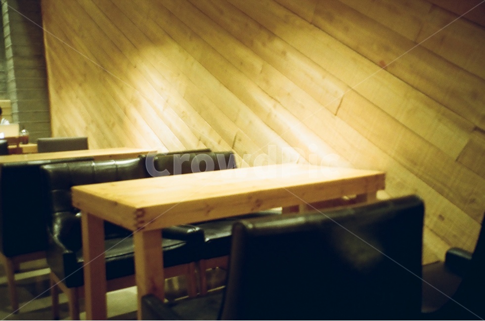 가구,노란빛,원목,나무가구,카페,감성,sensible,feeling,인테리어,실내디자인,interior design