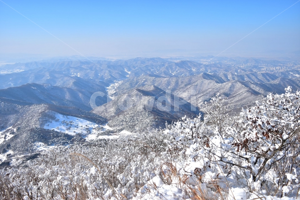 무등산,국립공원,풍경,힐링,산행,설경,상고대,서리꽃,서석대,입석대,안양산,백마능선,장불재,증심사,중봉,중머리재,천왕봉,지왕봉,Korea,National,Park,눈풍경,등산,주상절리,판타스틱,겨울왕국,겨울,지질공원,인왕봉,천지인,설국,2018년,1월,눈꽃,파란하늘,트레킹,winter,landscape,감성,아름다운,황홀한,장관,비경,선경,최고,사진,겨울,계절,winter,season,자연,풍경,nature,landscape,한국자연풍경,한국자연경관,korea nature landscape,outdoors,옥외,scenery,경치,mountain,산,mountain range,산맥
