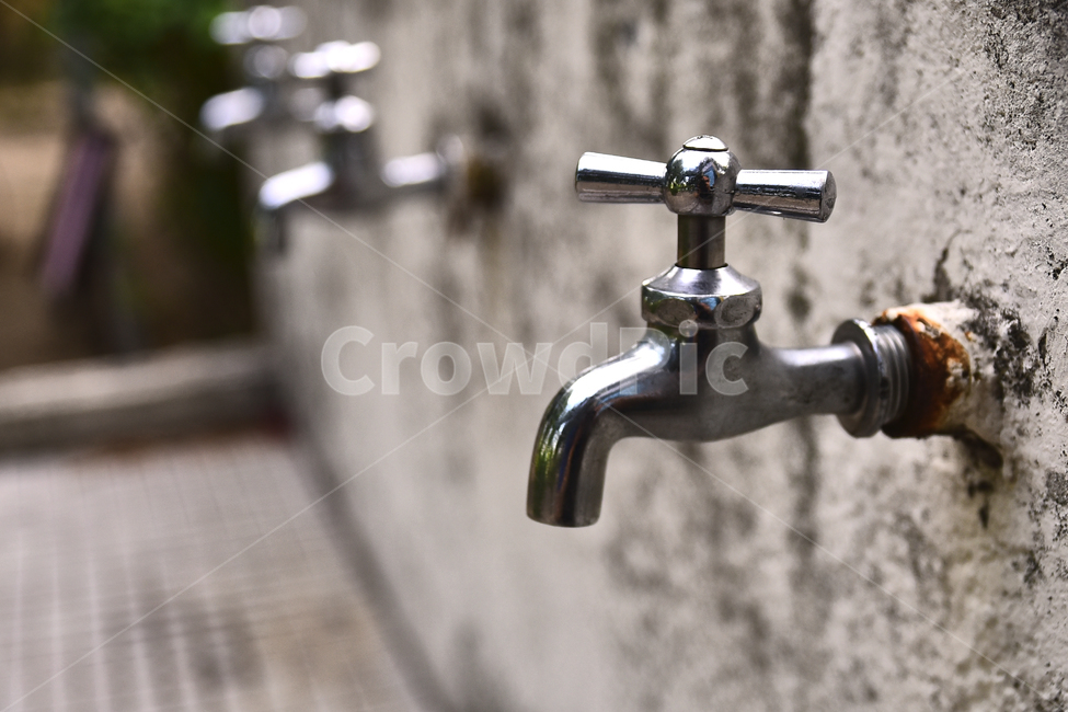 수도꼭지,금수대,오래된,금속,광택,멈춤,학교