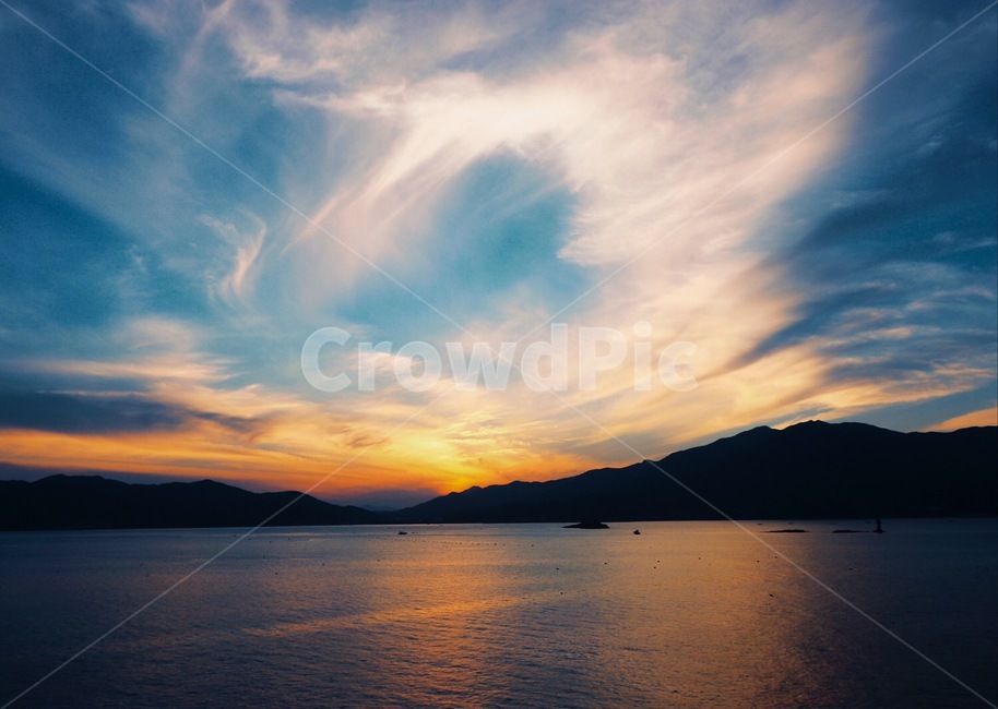 신비로움,반영,하늘,바다,노을,자연,풍경,nature,landscape,outdoors,옥외,sky,sunset,일몰,red sky,붉은 하늘,dusk,황혼,dawn,새벽