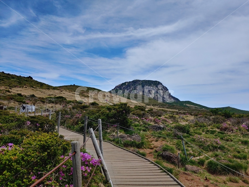 산,하늘,풍경,등산로,들판,mountain,sky,clouds,green,초록,등산,한라산,배경,바위,rock,stone,trailwalkway