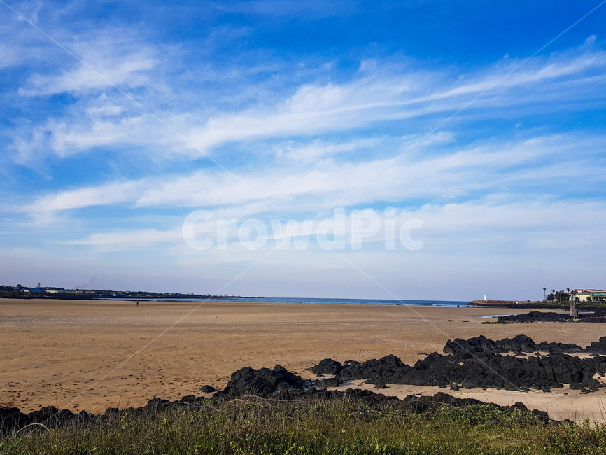 힐링,하늘,구름,해변,표선해수욕장,자연,nature,제주도,제주,jeju,감성,emotion,경치,landscape,풍경,scenery,푸른,blue,휴식,rest,healing,sky,cloud,바다,sea,돌,rock,beach,자연,풍경,nature,landscape,한국자연풍경,한국자연경관,korea nature landscape,제주도,jeju,jeju island,ground,바닥,outdoors,옥외,land,땅