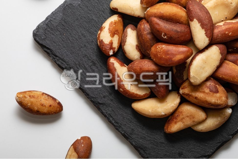 seed,kernel,seeds,nut,food,grains,brazil nuts,nuts,grain,heap,brazilnut