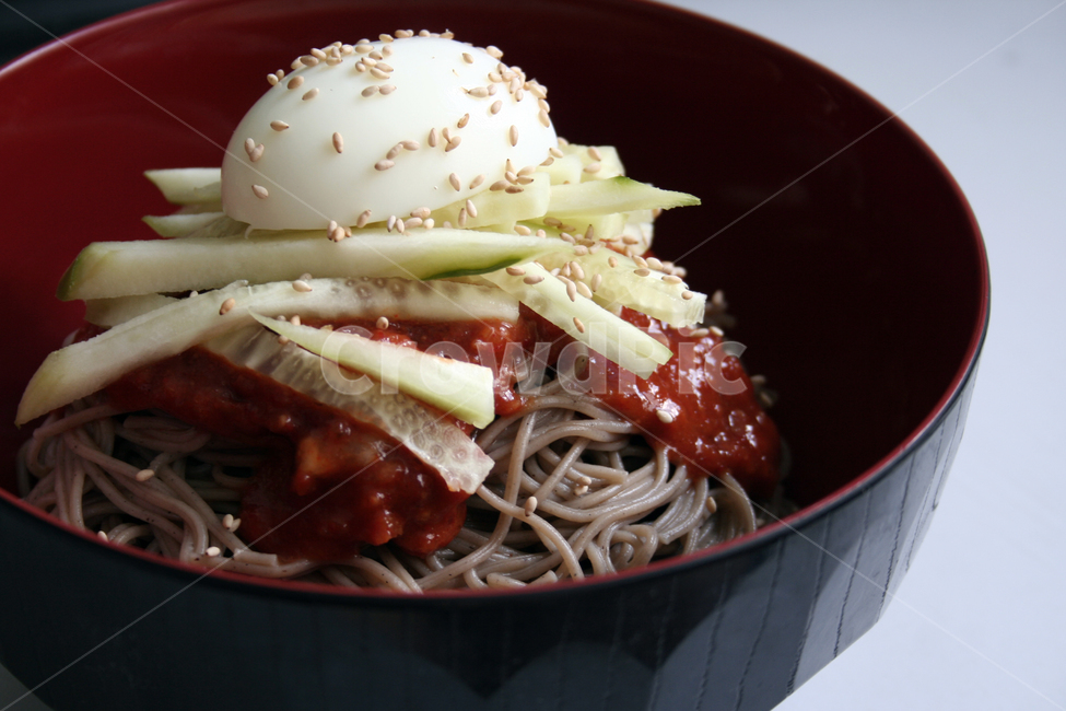 막국수,메밀국수,비빔국수,비빔면,양념,양념장,오이,계란,달걀,국수,noodle,음식,food,한국음식,음식,식재료,요리,food,cook,meal,dishes,food reserves