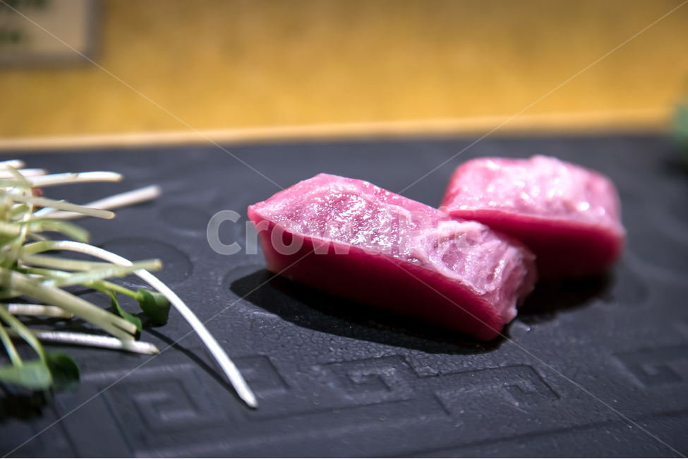 참치,다랑어,안주,음식,침치해체,음식,식재료,요리,food,cook,meal,dishes,food reserves,수산물,해산물,fishery products,seafood,일식,일본음식,일본요리,Japanese food,Japanese dishes,Japanese meal,Japanese cook