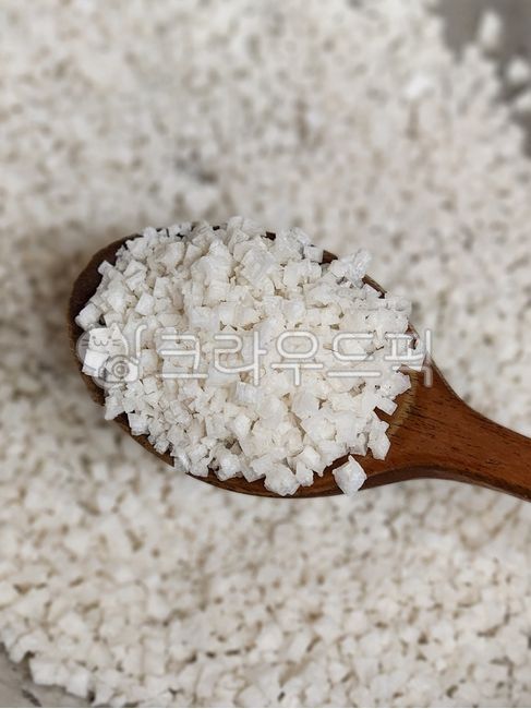 spoon,숟가락,소금,구운소금,salt,양념