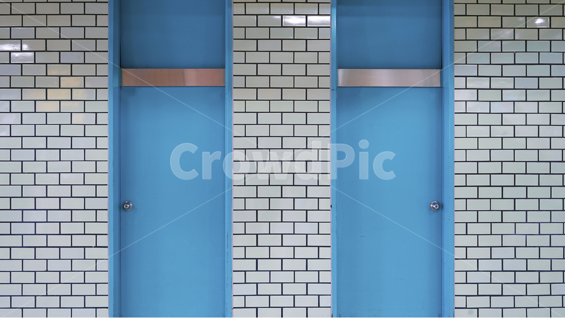 station,subway,door,enterance,blue,mint,pasteltone,twin,지하철,문,입구,외벽,벽돌,인테리어,실내디자인,interior design