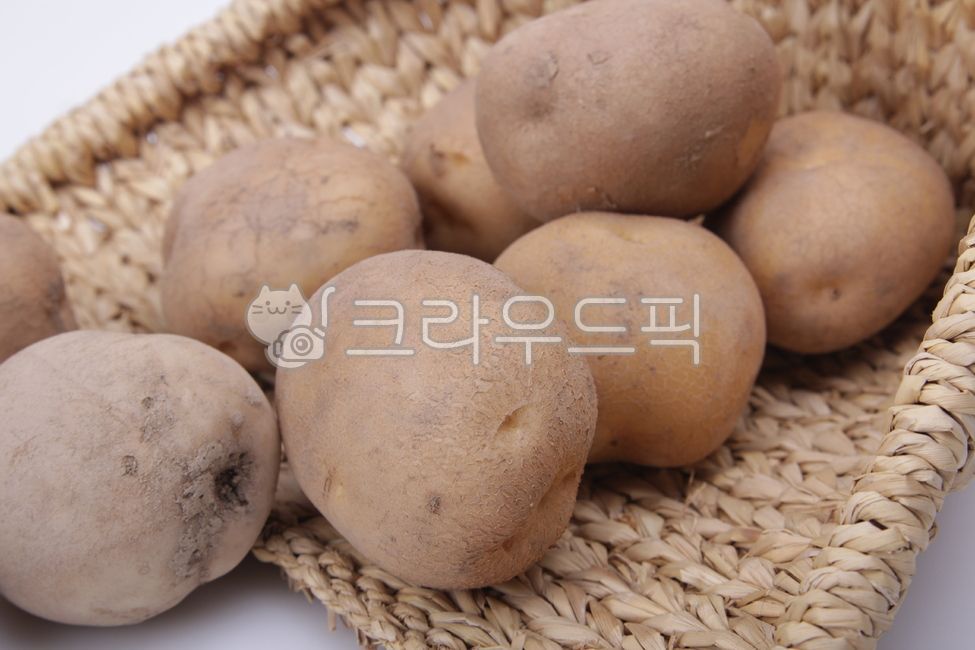 감자,요리재료,수미감자,황토감자,음식재료,삶은감자,통감자,싱싱한,뿌리열매,채소,야채,음식,food,fresh,vegetables,plant,식물,음식,식재료,요리,food,cook,meal,dishes,food reserves