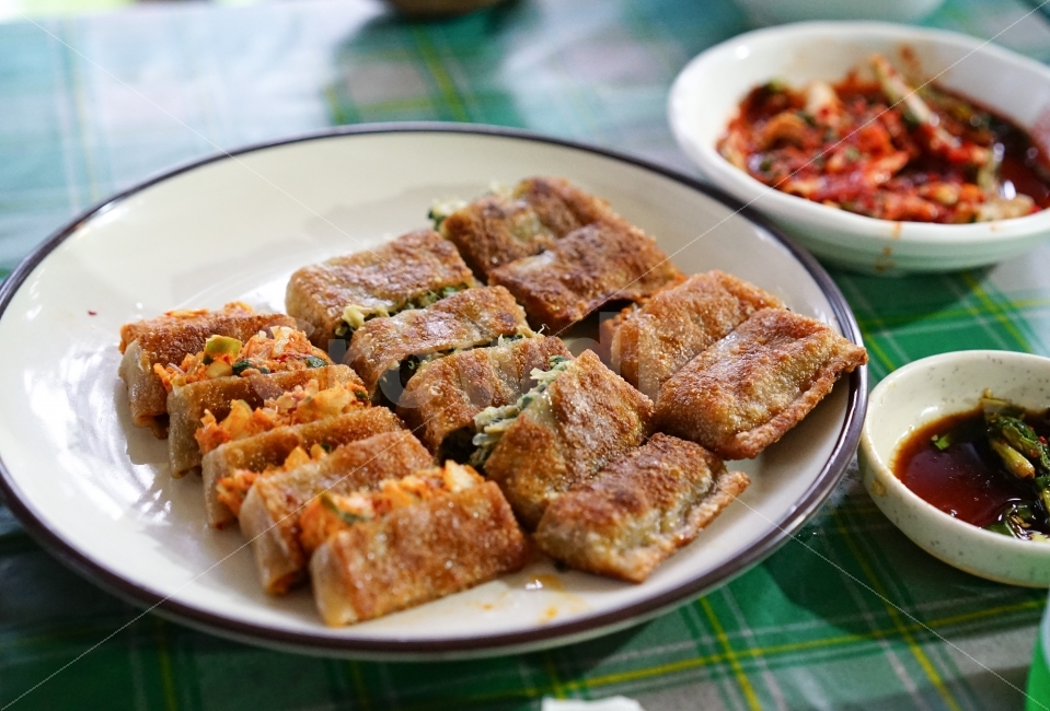 전병,메밀,메밀전병,음식,먹거리,간장,안주,먹방,행복,푸짐,안주추천,푸드,음식,식재료,요리,food,cook,meal,dishes,food reserves,한식,한국음식,한국요리,korean food,korean dishes,korean meal,korean cook,디저트,간식,후식,dessert,snack