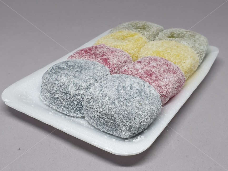 떡,모찌,전통떡,한국음식,전통음식,고유음식,군것질,디저트,후식,간식,먹는것,먹는거,음식,food,포장,스티로품,식품,사물,오브젝트,object,과일모찌,tteok,ricecake,명절,전통,음식,식재료,요리,food,cook,meal,dishes,food reserves,한식,한국음식,한국요리,korean food,korean dishes,korean meal,korean cook
