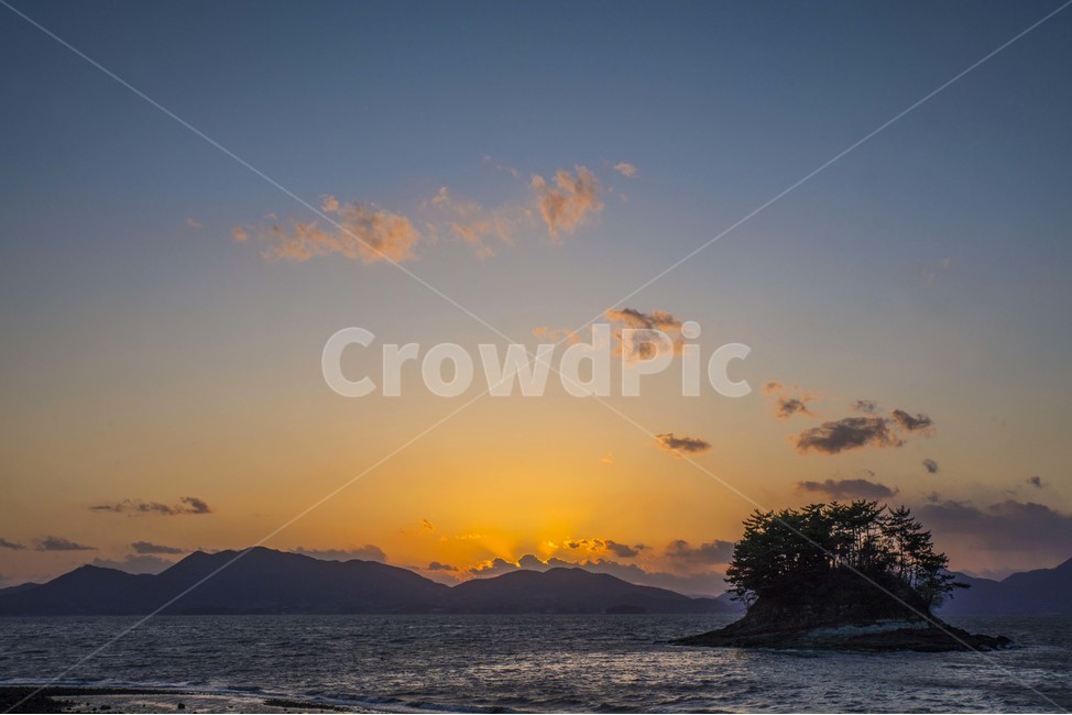 노을,일몰,저녁,바다,풍경,섬,자연,풍경,nature,landscape,outdoors,옥외,sky,하늘,dusk,황혼,sunset,red sky,붉은 하늘,dawn,새벽