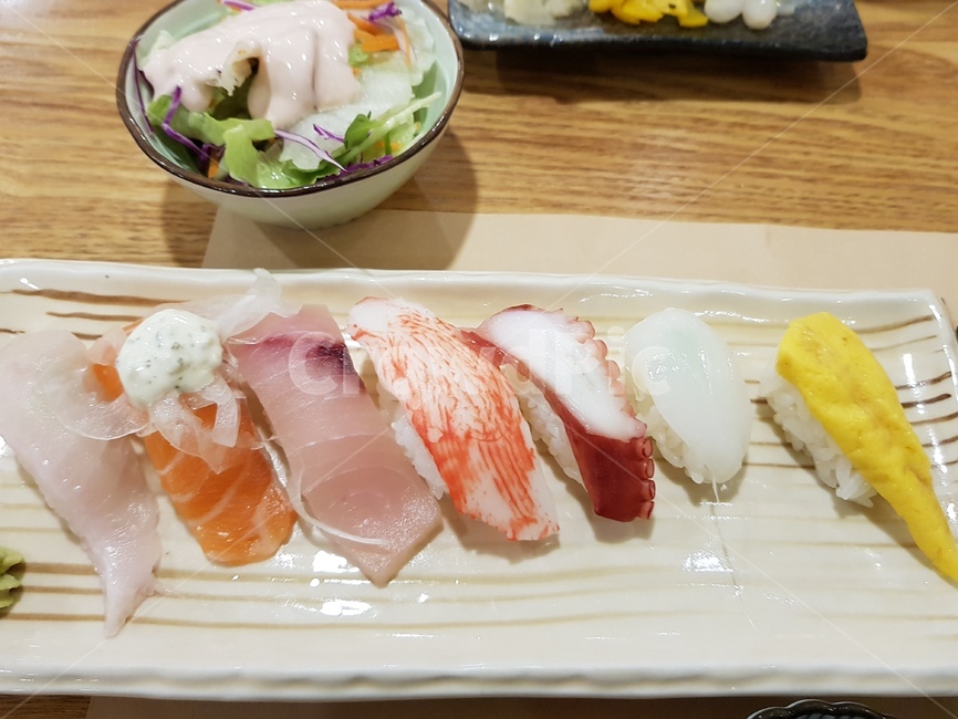 초밥,점심특선,식사,요리,food,음식,식재료,요리,food,cook,meal,dishes,food reserves,일식,일본음식,일본요리,Japanese food,Japanese dishes,Japanese meal,Japanese cook