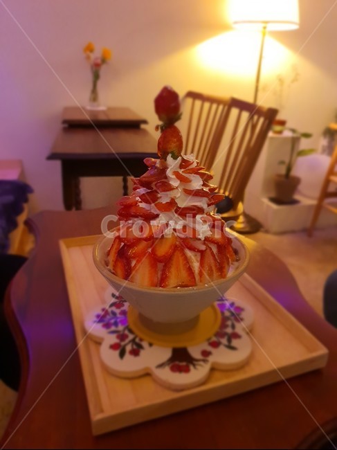 겨울간식,과일빙수,생과일빙수,딸기빙수,메론빙수,얼음,아이스,음식,식재료,요리,food,cook,meal,dishes,food reserves
