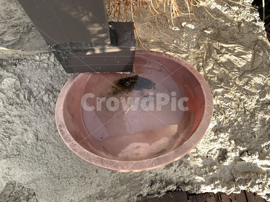 바가지,빨강색바가지,흙물,빨간바가지,빗물,bowl,시골,rain