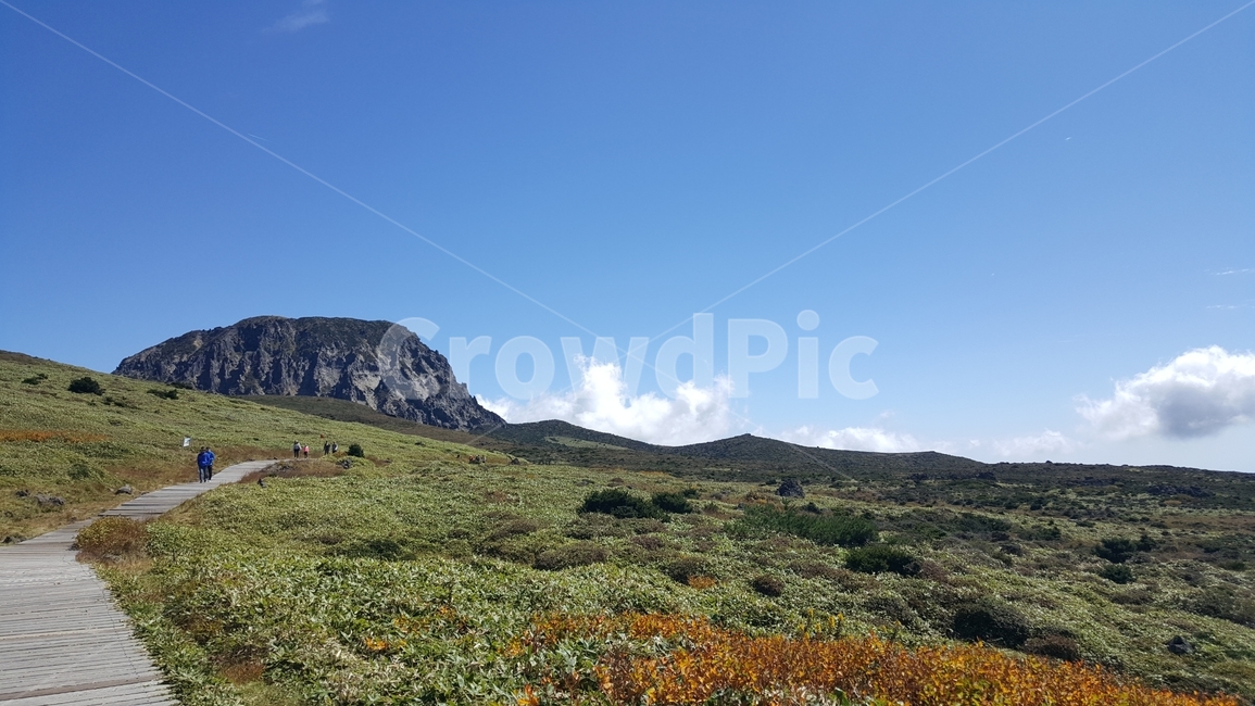 백록담,한라산,영실코스,윗세오름,제주도산,맑은하늘,언덕,자연,푸른나무,넓은언덕,자연풍경,우리나라자연풍경,우리나라산,높은산,평화로움,힐링,햇살