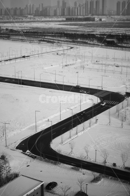 정서진,전망대,겨울,눈,길,인천,겨울,계절,winter,season,도시,풍경,city,landscape,한국도시풍경,한국도시경관,korea cityscape,흑백,모노톤,monochrome,black and white,road,도로