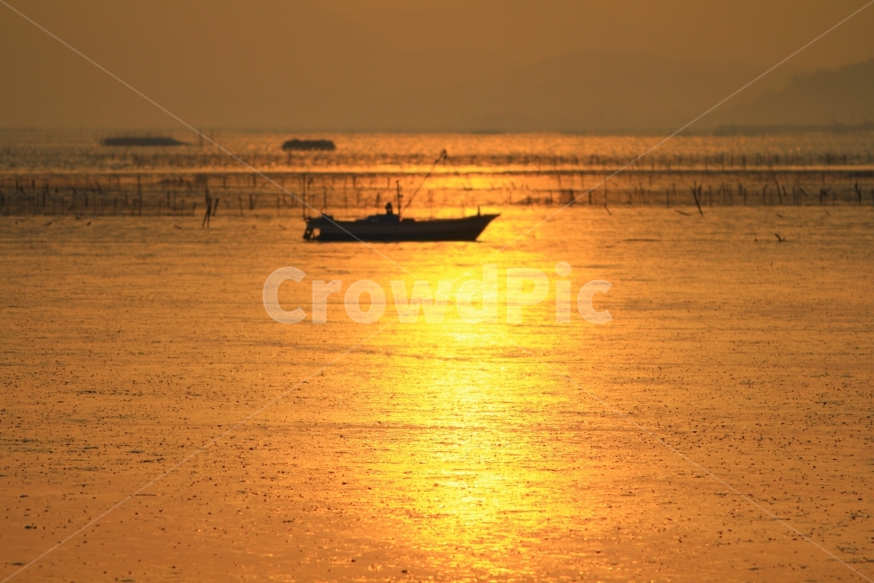 바닷가,배,석양,일몰,자연풍경,자연,풍경,nature,landscape,교통,교통수단,traffic,transportation,vehicle,차량,boat,보트