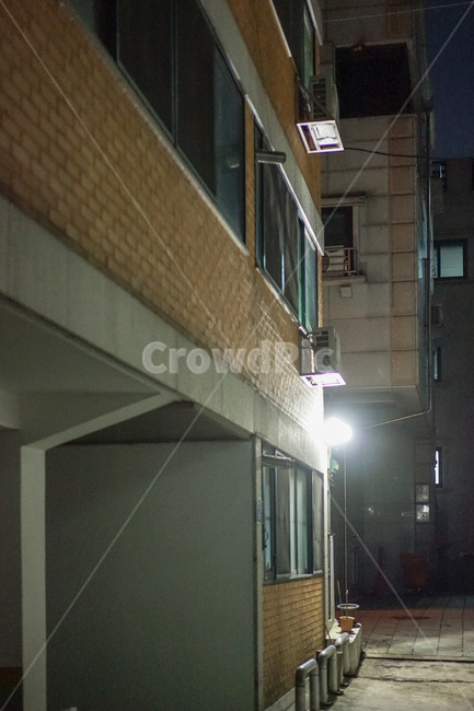 골목길,어둠,야간,야경,건물,동네,집,불빛,다세대주택,야경,밤,풍경,nightscape,night,landscape,골목길,alley,handrail,난간,banister