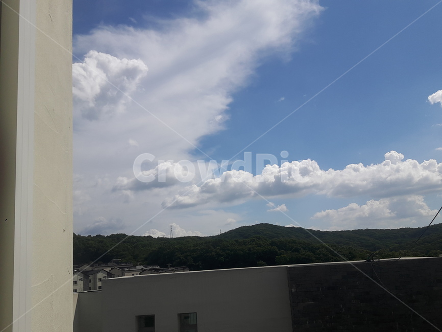 nature,자연,weather,날씨,적운,cumulus,sky,하늘,cloud,구름,산등선,풍경,풍경사진,자연사진,하늘사진,감성,감성사진,색감,느낌,feeling,outdoors,옥외,파란색,흰색,낮,분위기,특이한구름,푸른하늘,color,맑은날