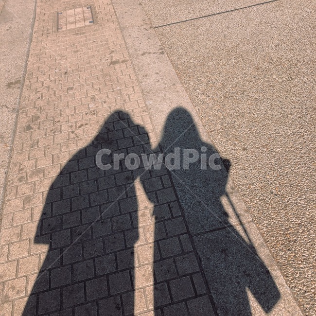 그림자,길거리,우정,shadow,사람,사람,인물,인간,human,person,인물실루엣,사람실루엣,character silhouette,human silhouette,asphalt,아스팔트,path,통로,walkway,보도