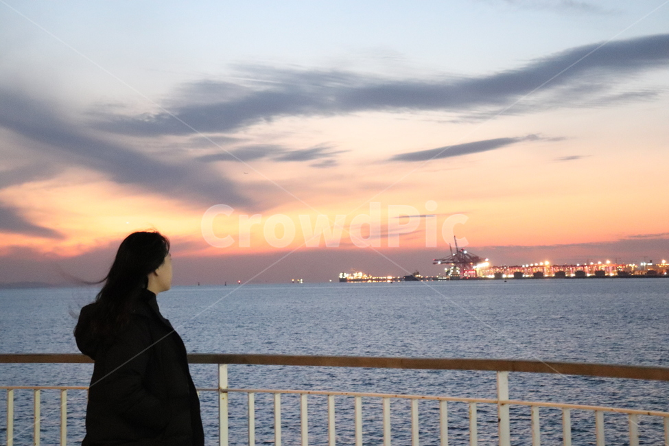 오이도,석양,해질녘,서해석양,sunset,일몰,인물,여자인물,자연,풍경,nature,landscape,사람,인물,인간,human,person,여성,여자,woman,female,lady,railing,난간,handrail,banister