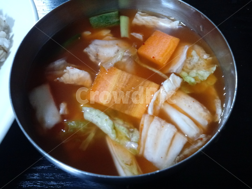 물김치,식품,반찬,김치,음식물