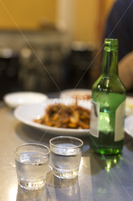 술,소주,술잔,소주잔,알콜,두잔,술자리,소주병,안주,술,주류,alcohol