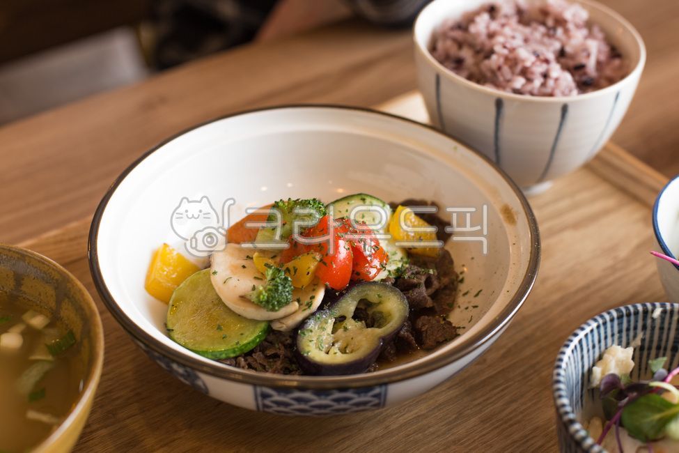 Formally,Bulgogi,meat,Beef Bulgogi,beef,cooking,vegetable,rice,Bulgogi Set Meal,food