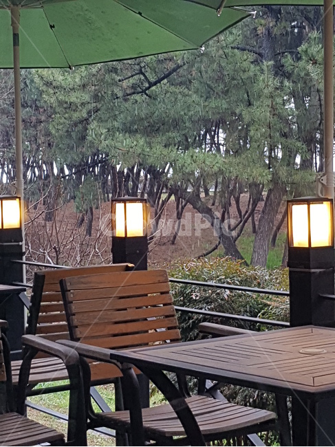 카페,한적한카페,한적한,눈오는카페,눈,눈내리는카페,눈내리는한적한카페,조용한카페,카페테라스,인테리어,실내디자인,interior design